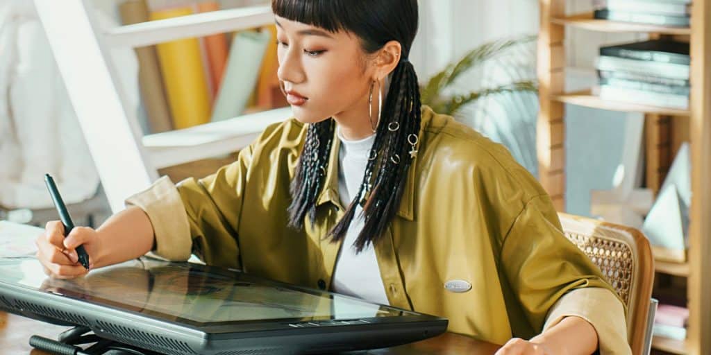 designer following 2025 Color Trends